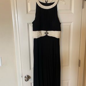 Jessica Howard black and cream halter style, A line cocktail dress- size 14p
